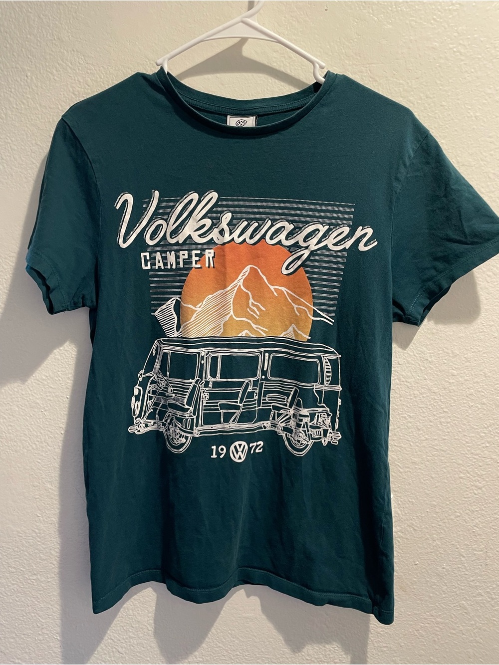 Vintage Style VW Camper Van Sunset Mountain Graphic Tee Teal Green Men’s Size M